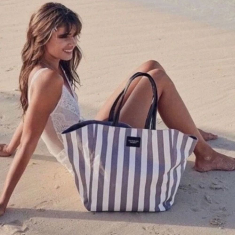 NWT Victoria's Secret Striped Gray White Travel Canvas Tote Bag Large Br-3107